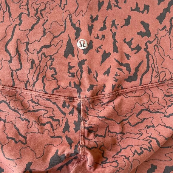 Lululemon 23" High Waist Cropped Leggings Size 8 - Picture 3 of 4